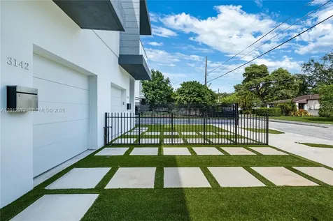 3142 Carter Street Miami FL 33133