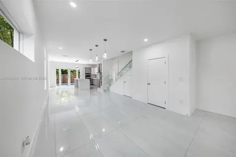 3142 Carter Street Miami FL 33133
