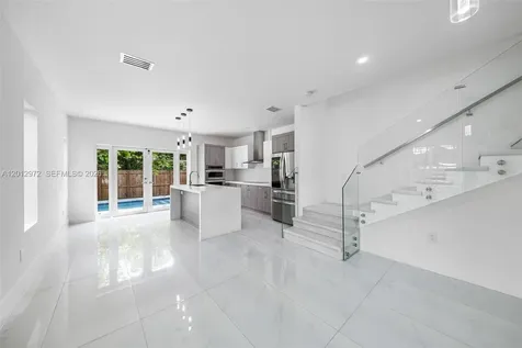 3142 Carter Street Miami FL 33133