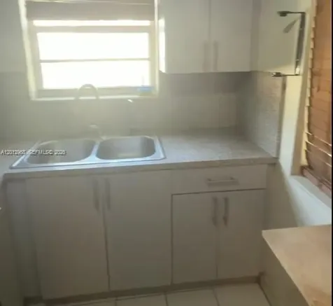 2735 NW 28th Street Miami FL 33142