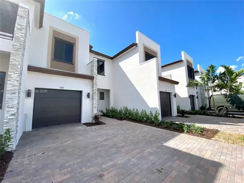 788 NE 208 Lane Miami Gardens FL 33179