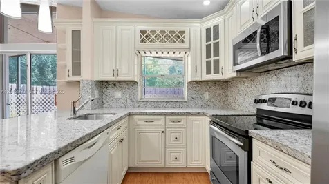 570 Woodgate Circle Sunrise FL 33326