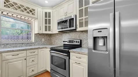 570 Woodgate Circle Sunrise FL 33326