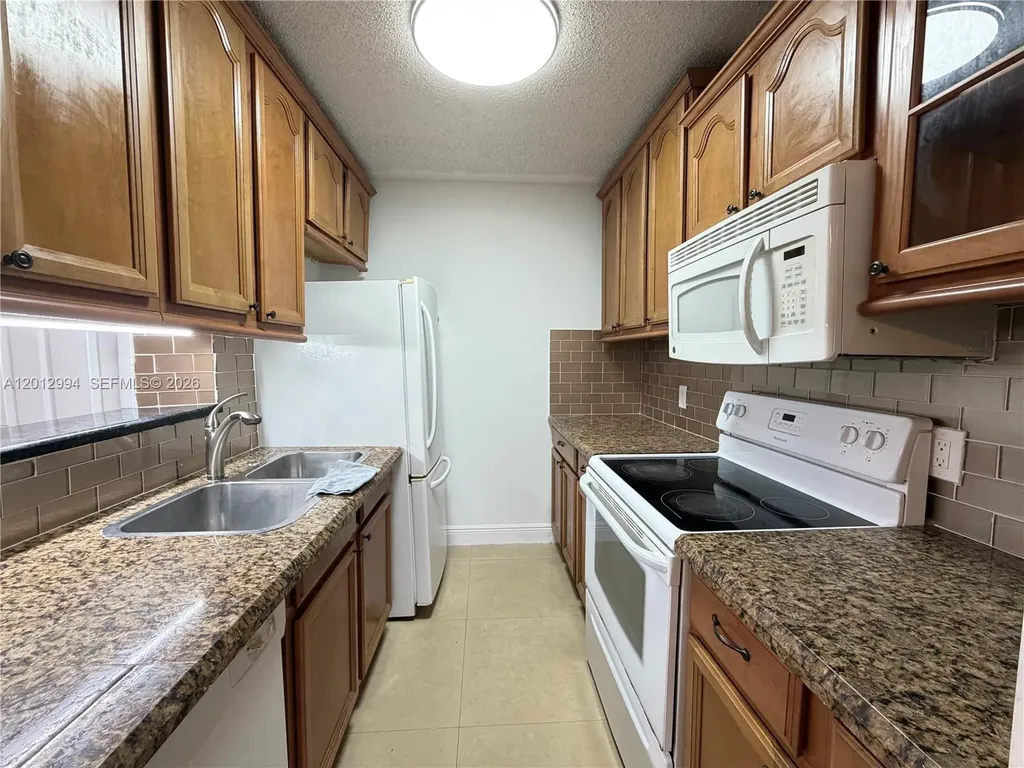 4281 W Mcnab Road Pompano Beach FL 33069