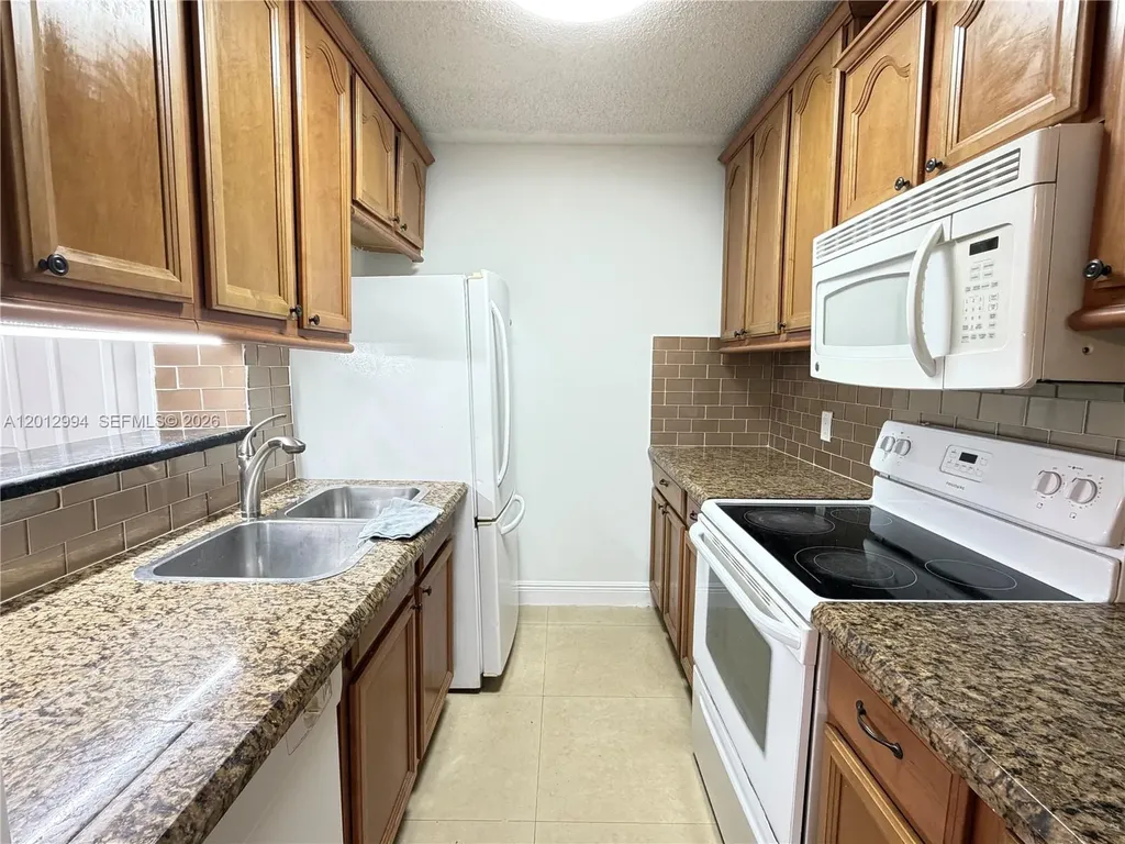 4281 W Mcnab Road Pompano Beach FL 33069