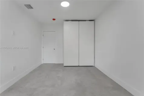 521 NW 33rd Avenue Miami FL 33125