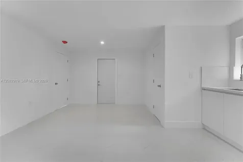 521 NW 33rd Avenue Miami FL 33125