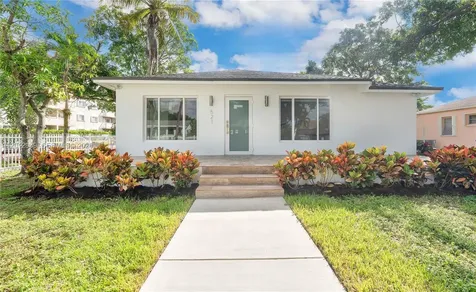 521 NW 33rd Avenue Miami FL 33125