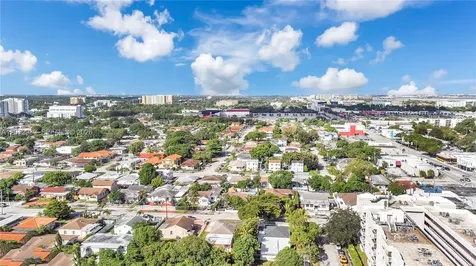 521 NW 33rd Avenue Miami FL 33125