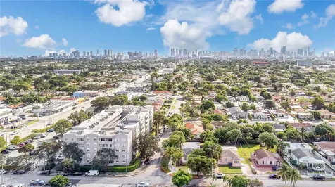 521 NW 33rd Avenue Miami FL 33125