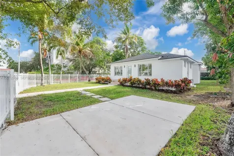 521 NW 33rd Avenue Miami FL 33125