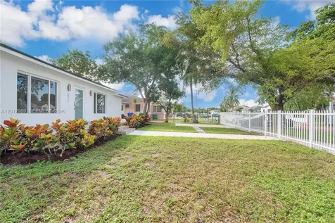 521 NW 33rd Avenue Miami FL 33125