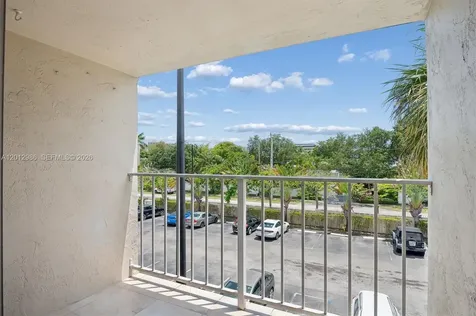 7775 SW 86th Street Miami FL 33143