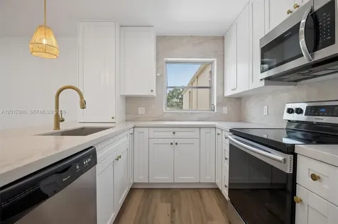 7775 SW 86th Street Miami FL 33143