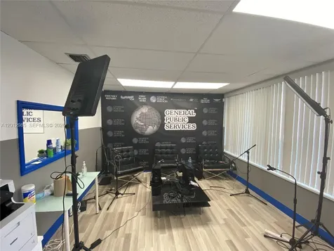 510 NE 167th Street Miami FL 33162
