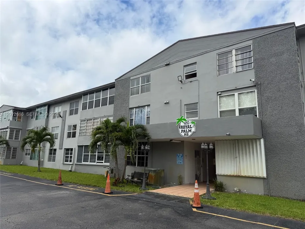 120 Royal Palm Road Hialeah Gardens FL 33016