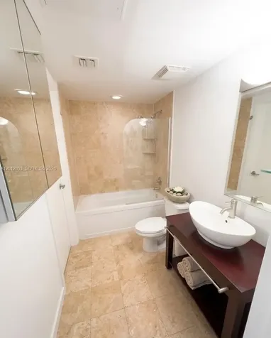 350 S Miami Avenue Miami FL 33130
