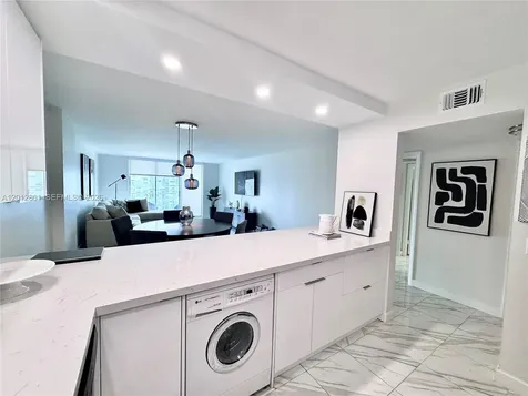 2851 NE 183rd Street Aventura FL 33160