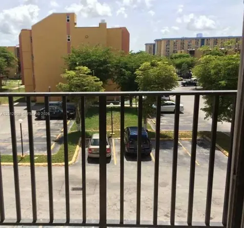 4805 NW 7th Miami FL 33126