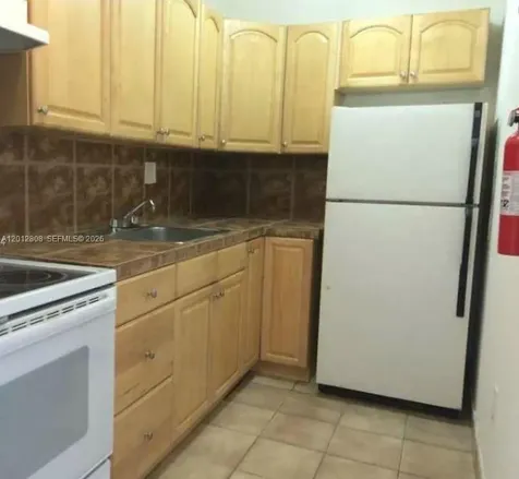 4805 NW 7th Miami FL 33126
