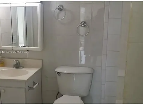 4805 NW 7th Miami FL 33126