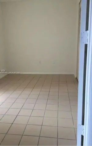 4805 NW 7th Miami FL 33126