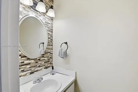 1270 NW 99th Avenue Pembroke Pines FL 33024