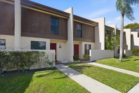 1270 NW 99th Avenue Pembroke Pines FL 33024