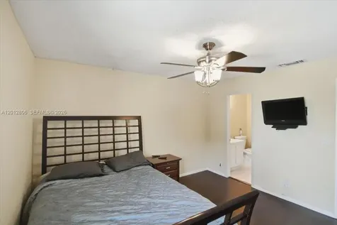 1270 NW 99th Avenue Pembroke Pines FL 33024