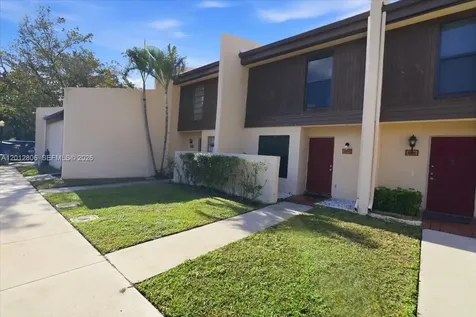 1270 NW 99th Avenue Pembroke Pines FL 33024