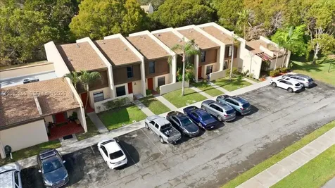 1270 NW 99th Avenue Pembroke Pines FL 33024