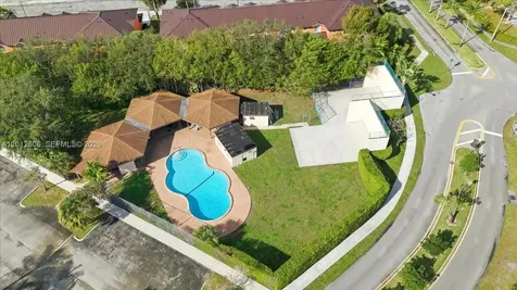 1270 NW 99th Avenue Pembroke Pines FL 33024