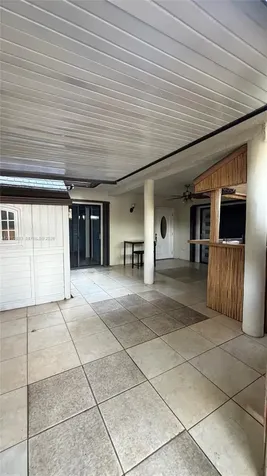 2450 W 67th Place Hialeah FL 33016