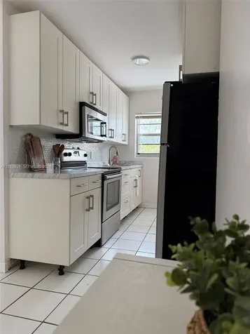 901 10th Street Miami Beach FL 33139
