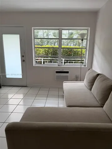 901 10th Street Miami Beach FL 33139