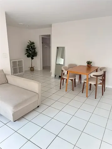 901 10th Street Miami Beach FL 33139