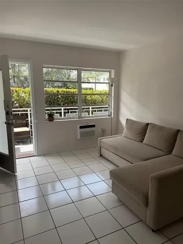 901 10th Street Miami Beach FL 33139