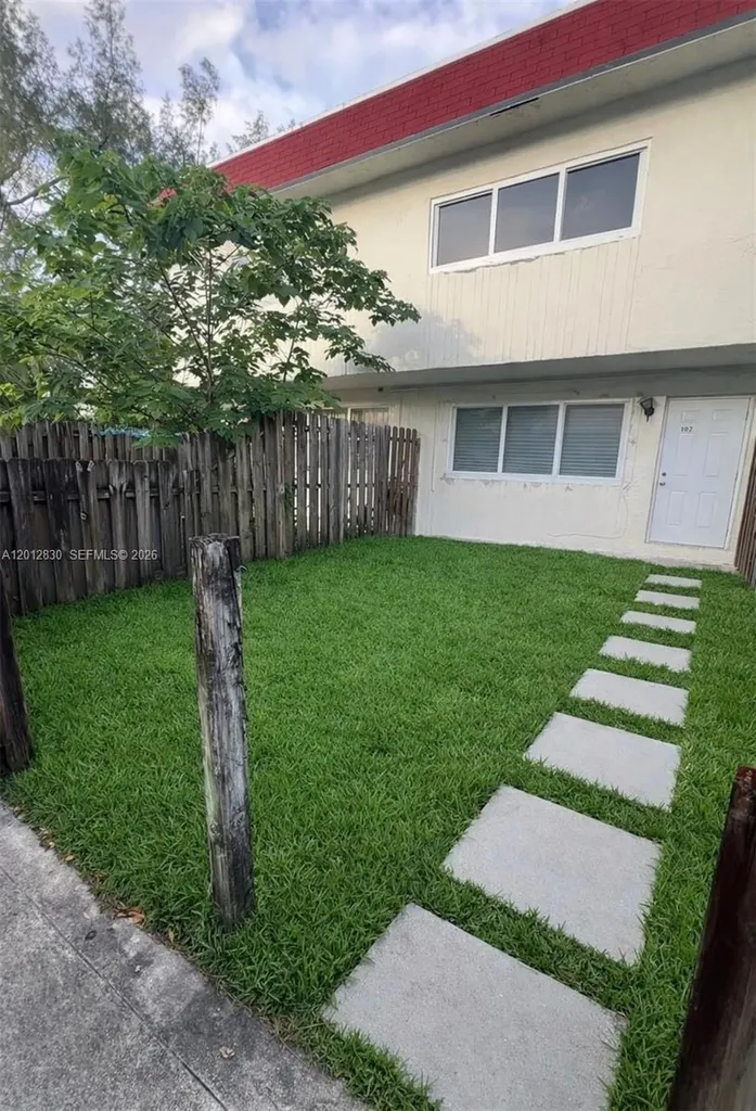 1560 NE 151st Street Miami FL 33162