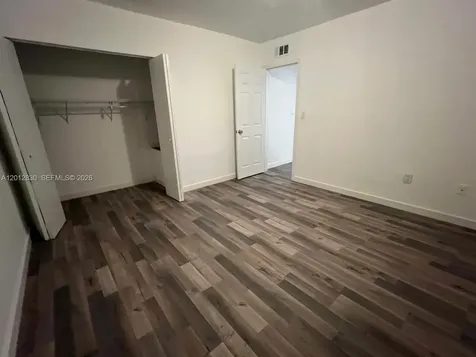 1560 NE 151st Street Miami FL 33162