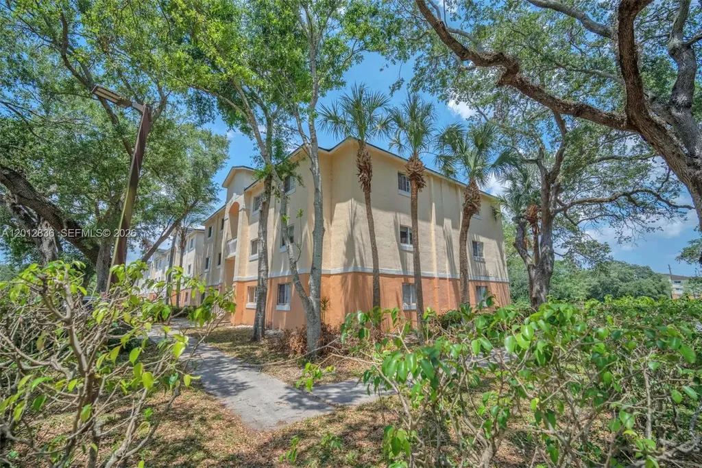 3690 N 56th Avenue Hollywood FL 33021