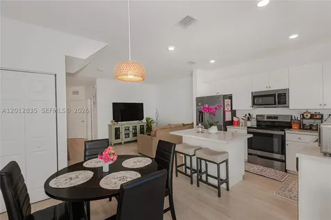 3323 W 106th Terrace Hialeah FL 33018