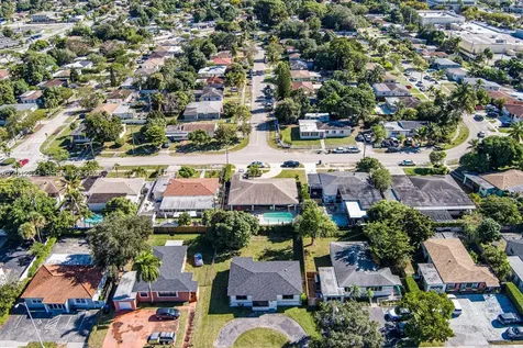 16901 NE 6th Avenue North Miami Beach FL 33162