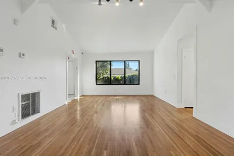 16901 NE 6th Avenue North Miami Beach FL 33162