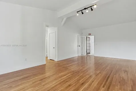 16901 NE 6th Avenue North Miami Beach FL 33162
