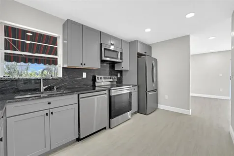 10065 NW 54th Terrace Doral FL 33178