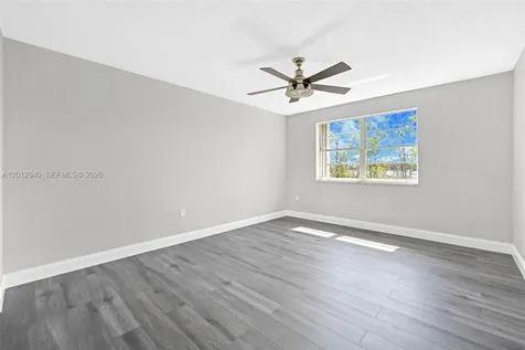 10065 NW 54th Terrace Doral FL 33178