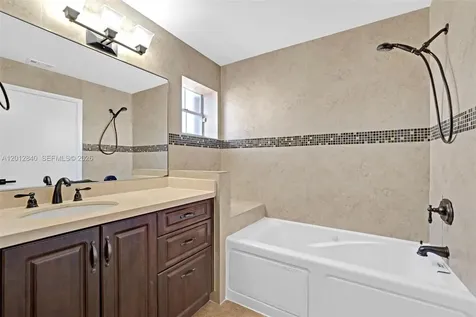 10065 NW 54th Terrace Doral FL 33178