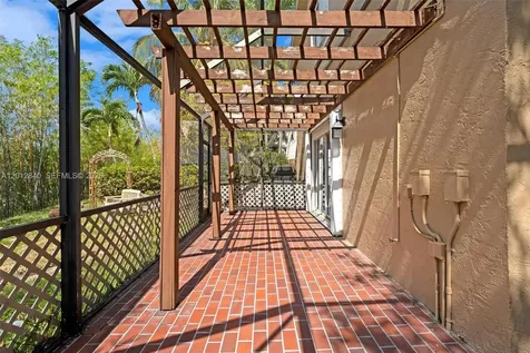 10065 NW 54th Terrace Doral FL 33178
