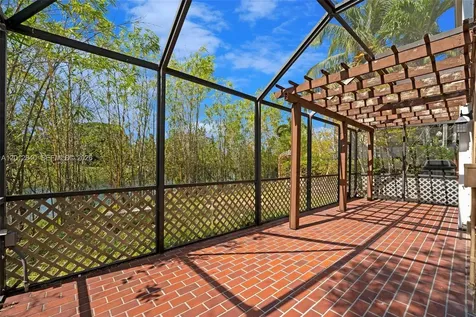 10065 NW 54th Terrace Doral FL 33178