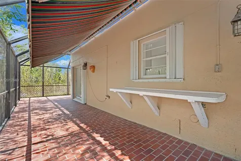 10065 NW 54th Terrace Doral FL 33178
